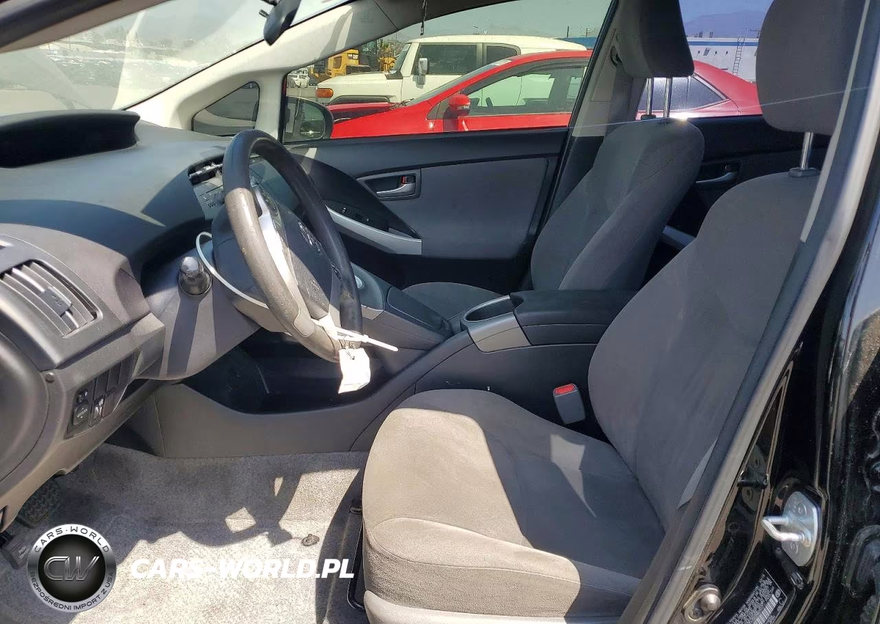 2015 Toyota Prius Two VIN:JTDKN3DU5F0482823 - 7