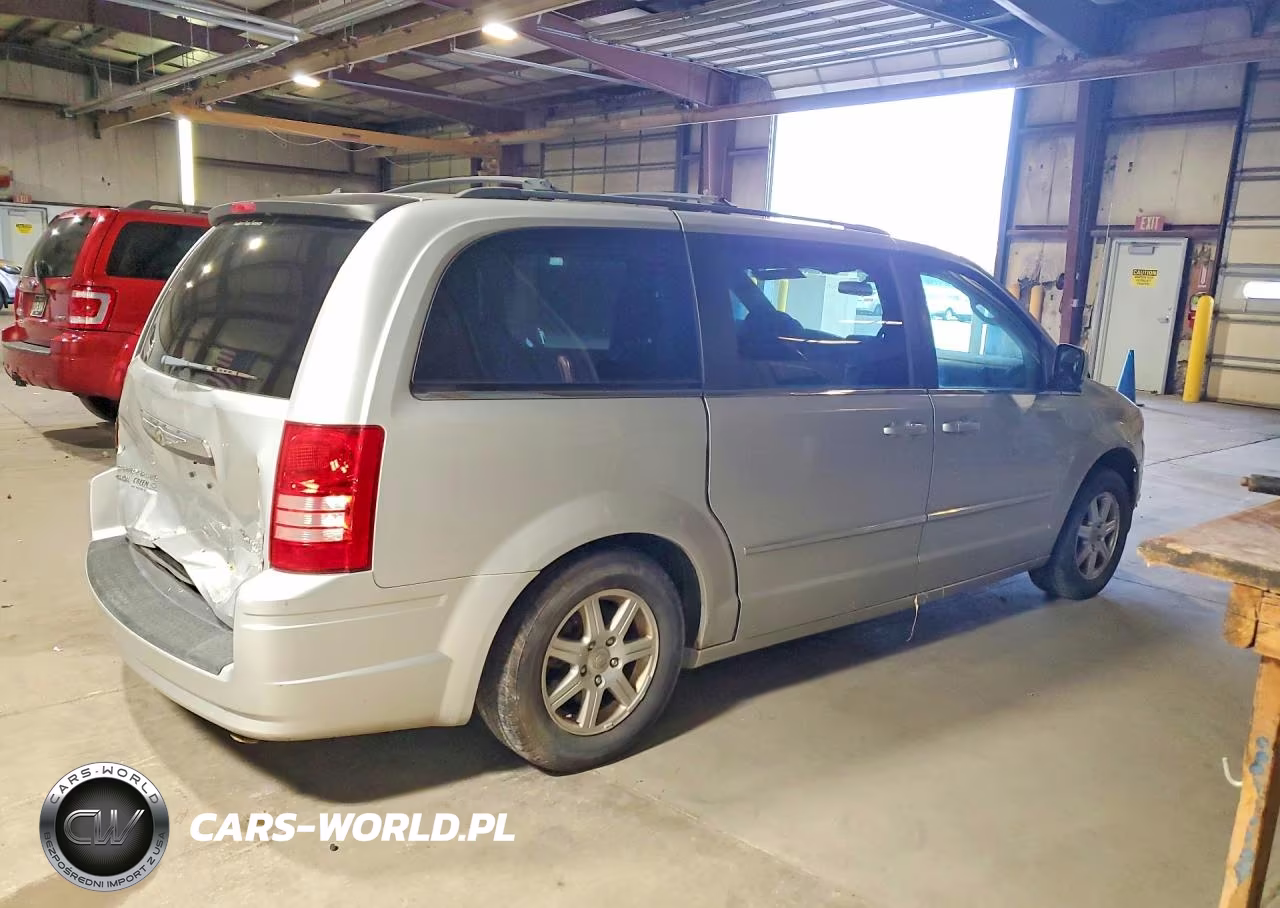 2010 Chrysler Town & Country Touring Plus VIN:2A4RR8DX7AR321361 - 3