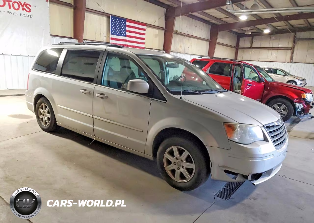 2010 Chrysler Town & Country Touring Plus VIN:2A4RR8DX7AR321361 - 4