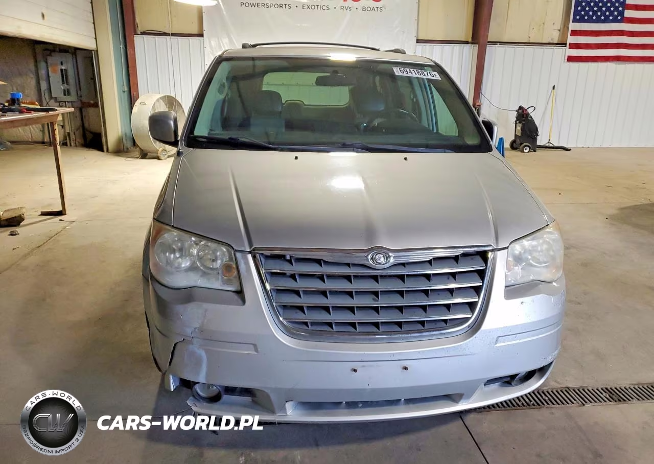 2010 Chrysler Town & Country Touring Plus VIN:2A4RR8DX7AR321361 - 5
