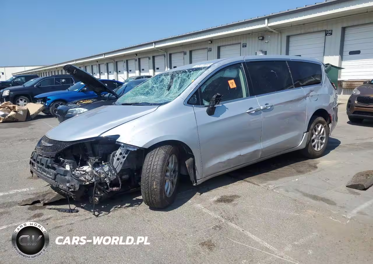 2022 Chrysler Voyager Lx