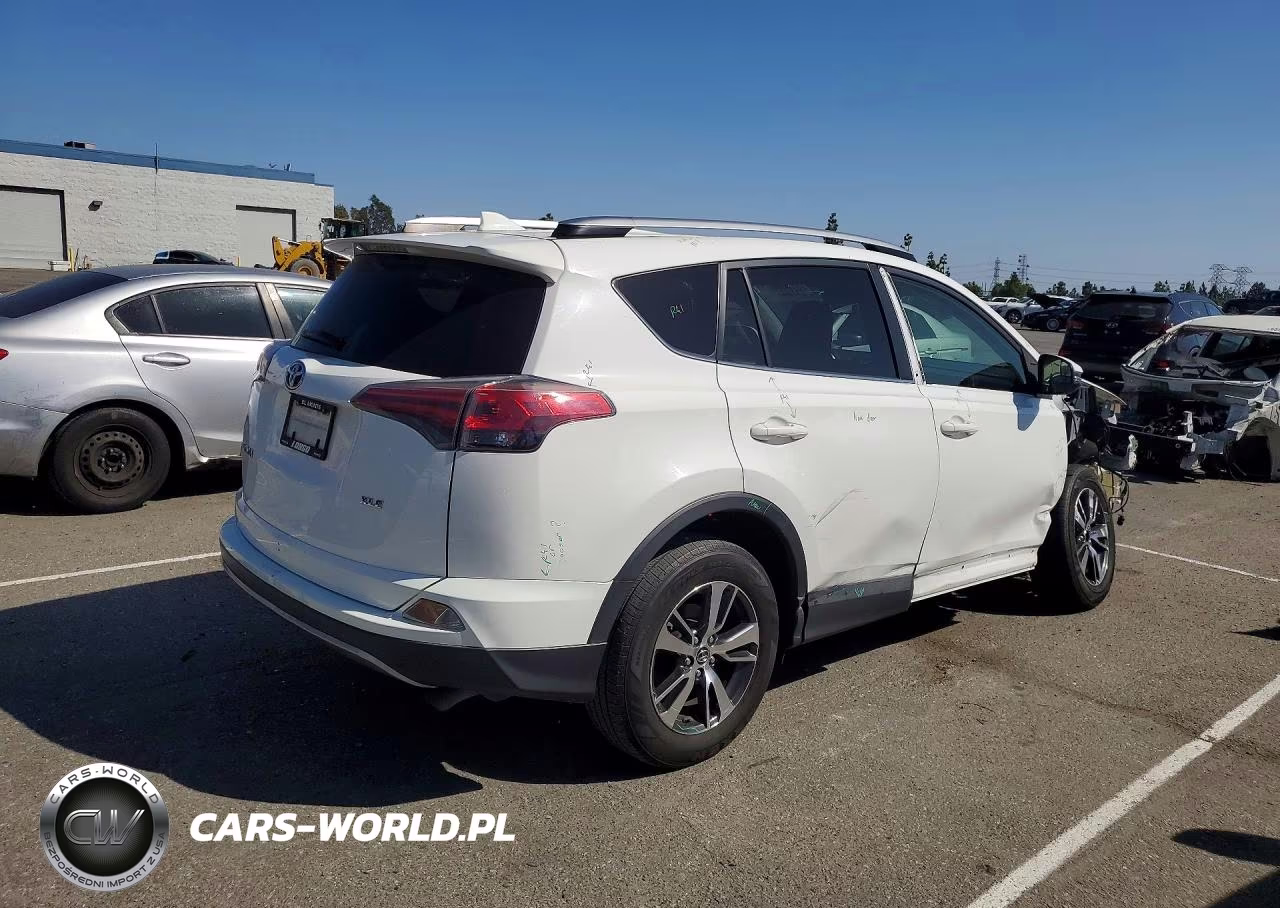2017 Toyota Rav4 Xle VIN:JTMWFREV1HJ102057 - 3