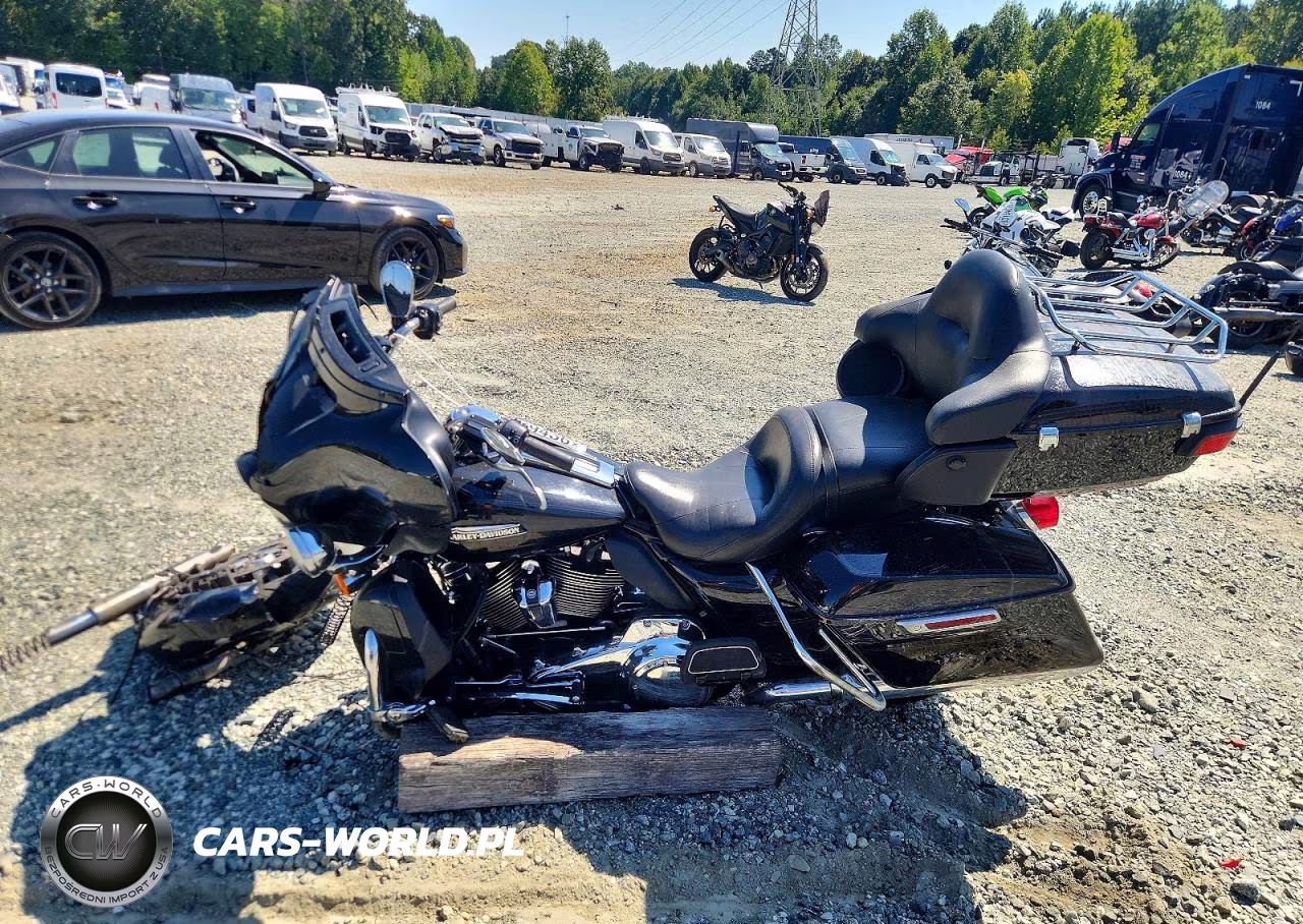 2019 Harley-Davidson Flhtcu VIN:1HD1FCC12KB640306 - 3