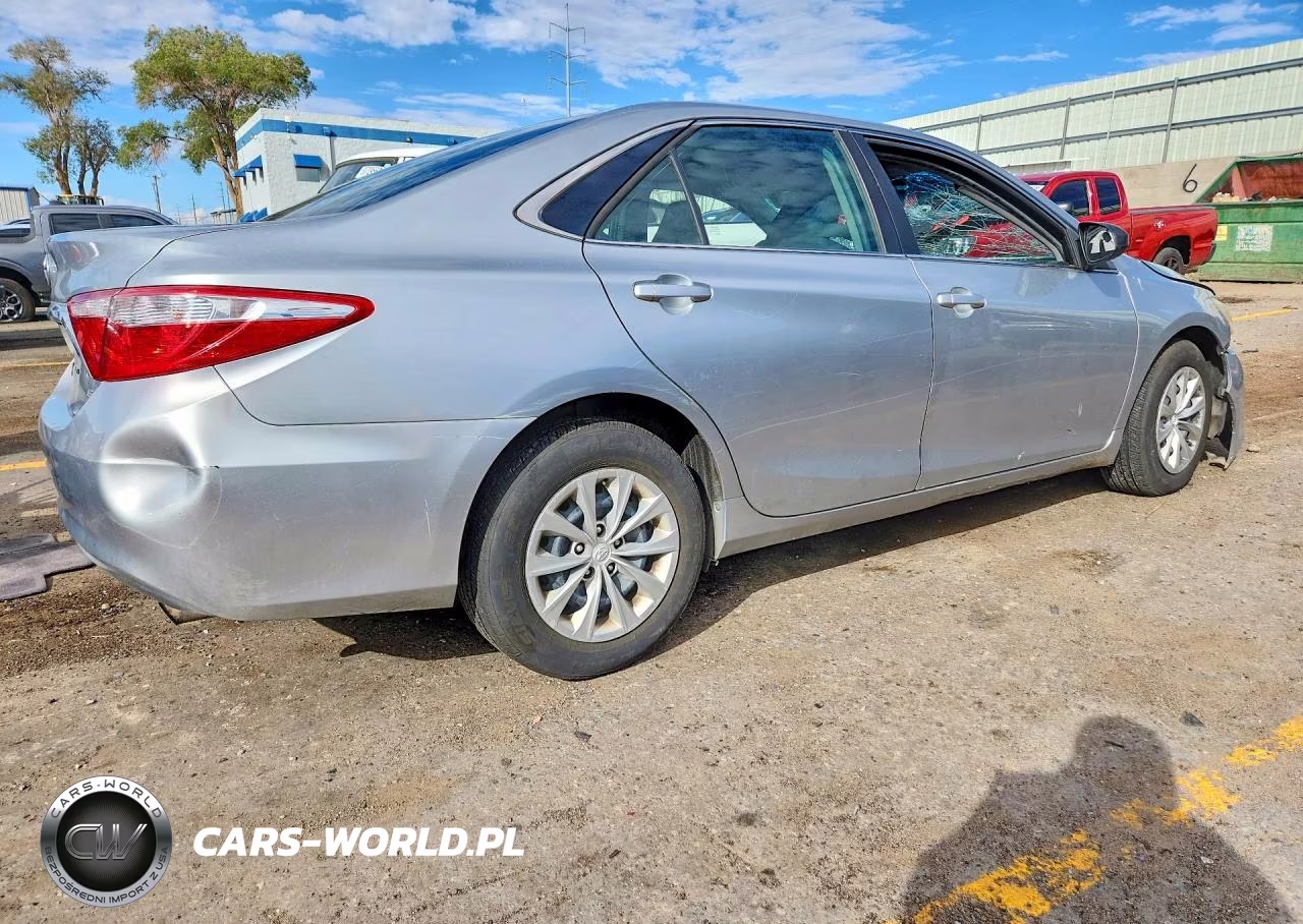 2015 Toyota Camry Le VIN:4T4BF1FK7FR466968 - 3