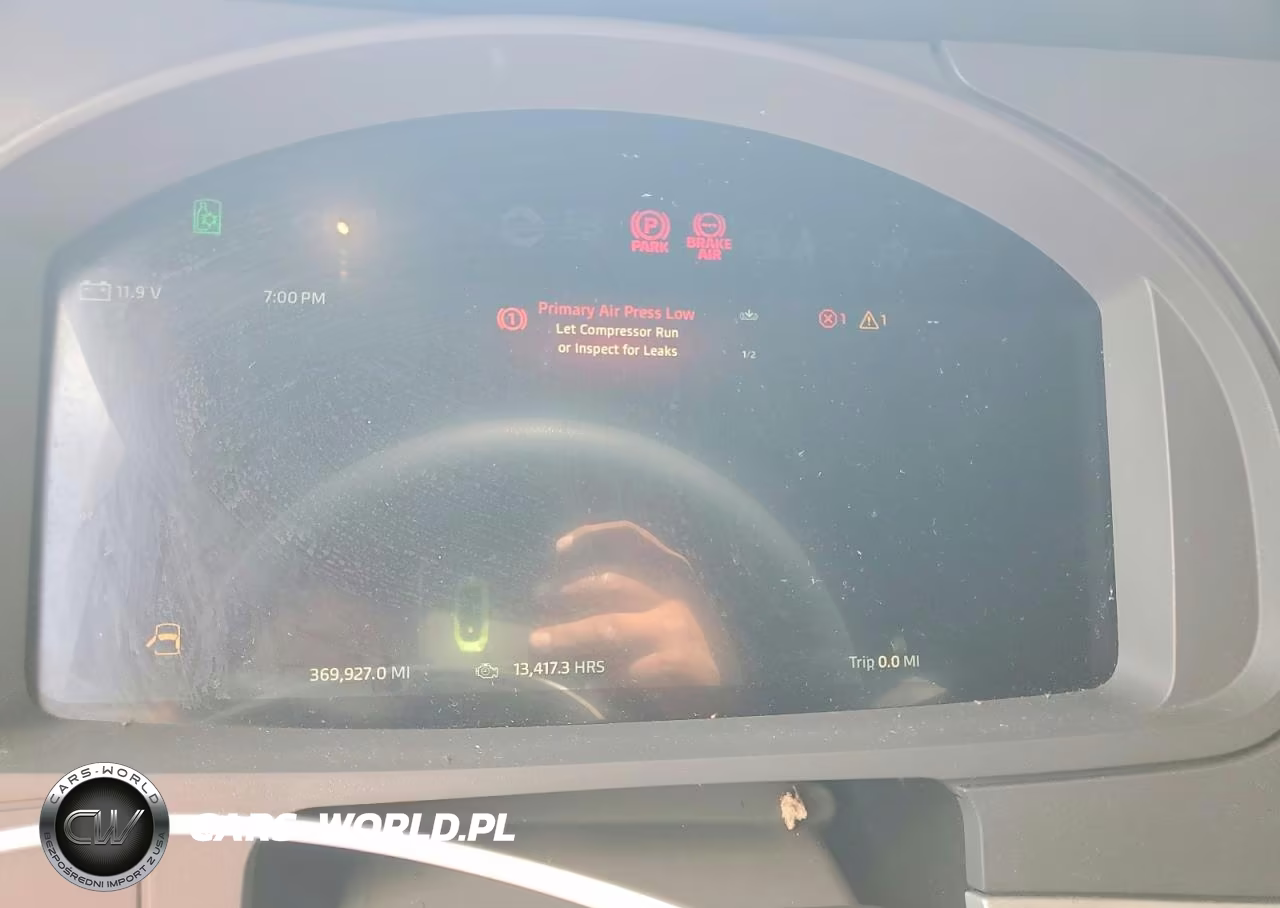 2022 Kenworth T680 Semi Truck VIN:1XKYD49X4NJ102938 - 9