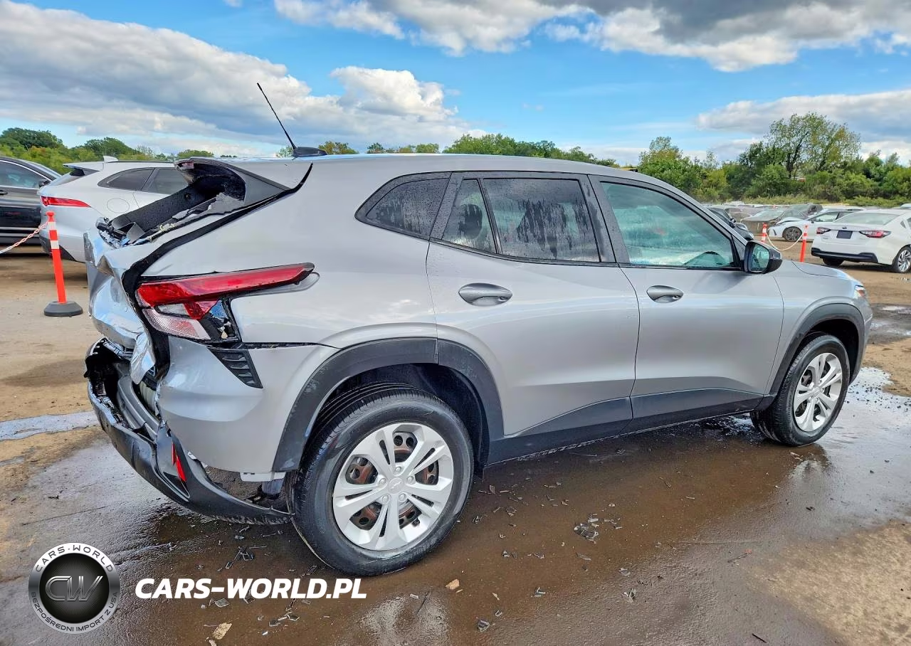 2024 Chevrolet Trax Ls VIN:KL77LFE2XRC048293 - 3