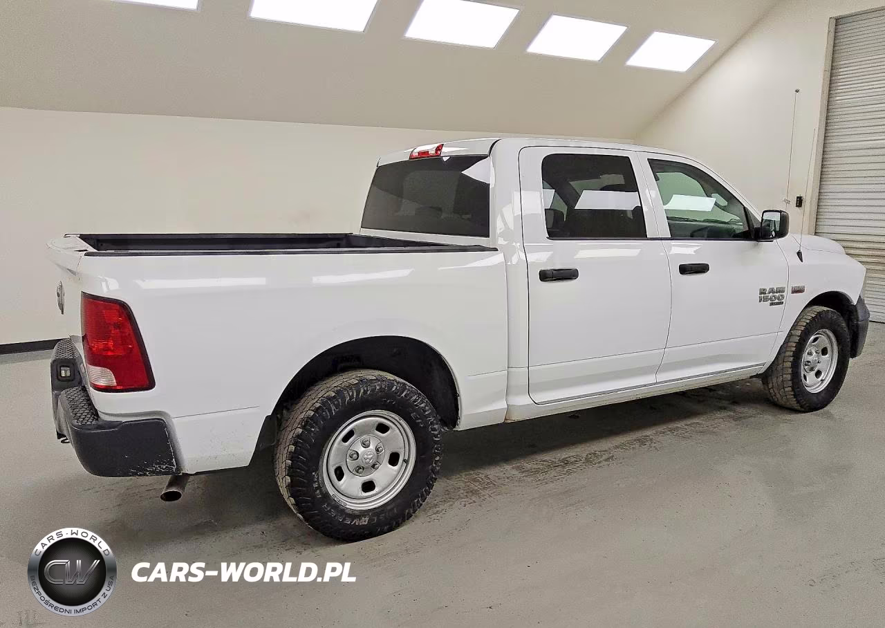 2019 Ram 1500 Classic Tradesman VIN:1C6RR6KTXKS633482 - 3