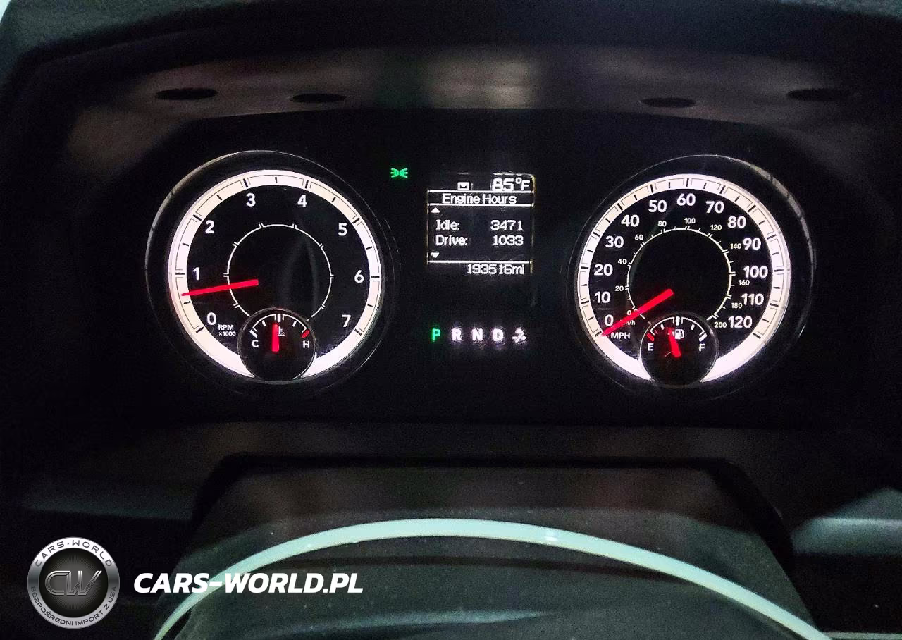 2019 Ram 1500 Classic Tradesman VIN:1C6RR6KTXKS633482 - 9