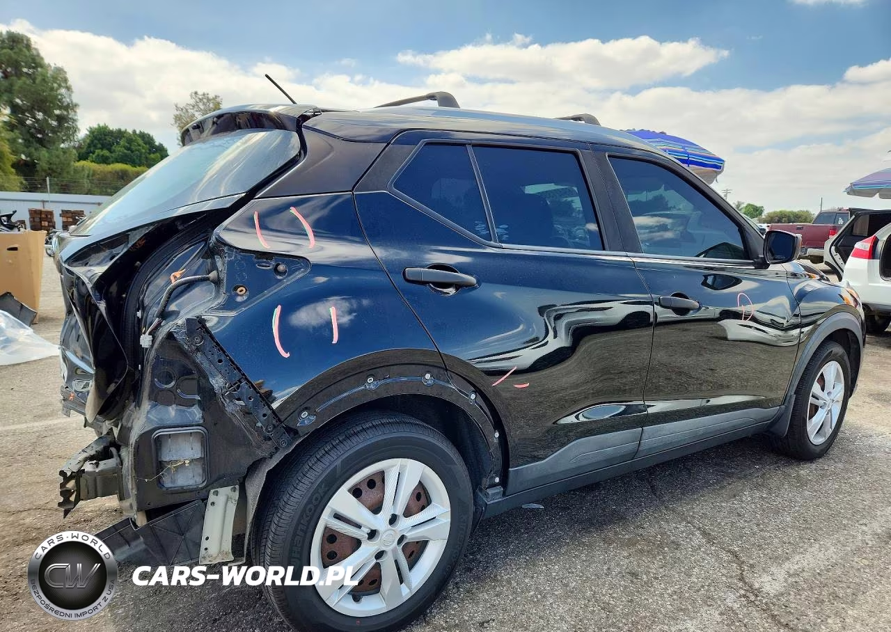 2018 Nissan Kicks S VIN:3N1CP5CUXJL522842 - 3