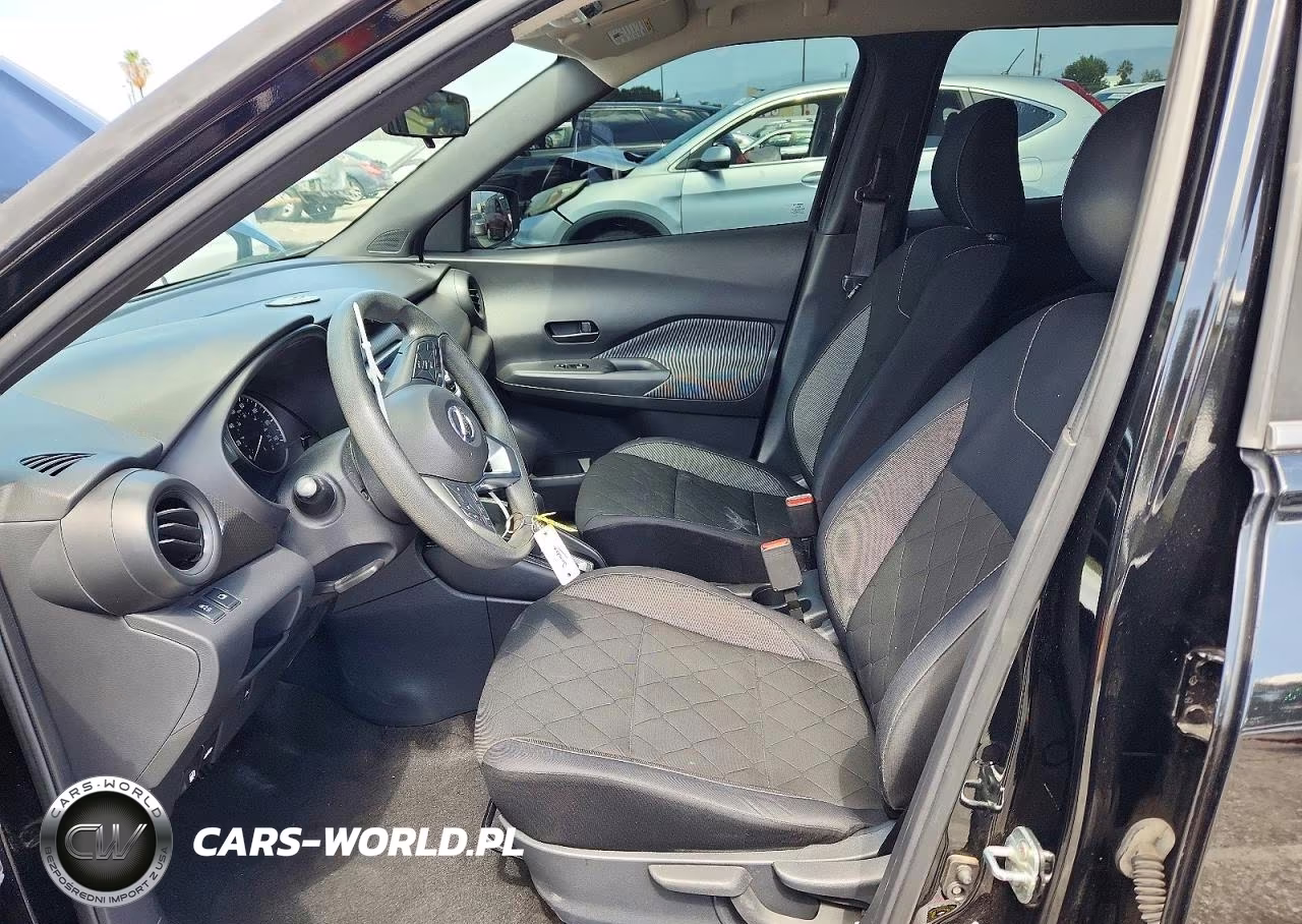 2018 Nissan Kicks S VIN:3N1CP5CUXJL522842 - 7