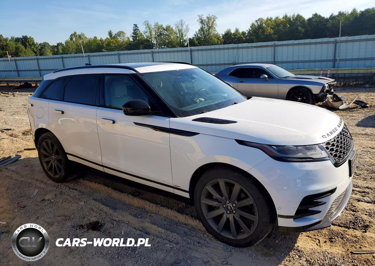 2018 Land Rover Range Rover Velar R-Dynamic Hse VIN:SALYM2RV4JA750104 - 4