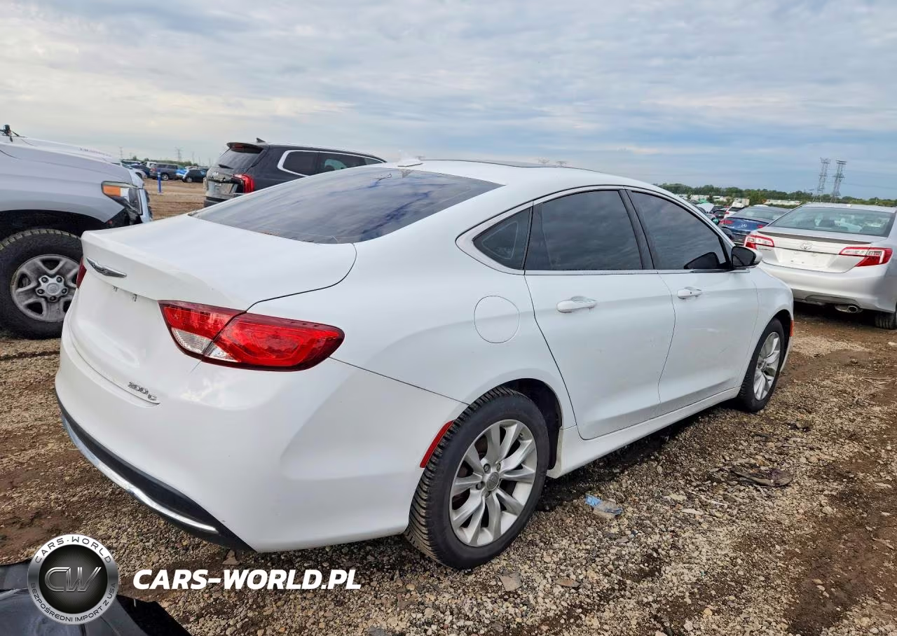 2015 Chrysler 200 C VIN:1C3CCCCB1FN541206 - 3