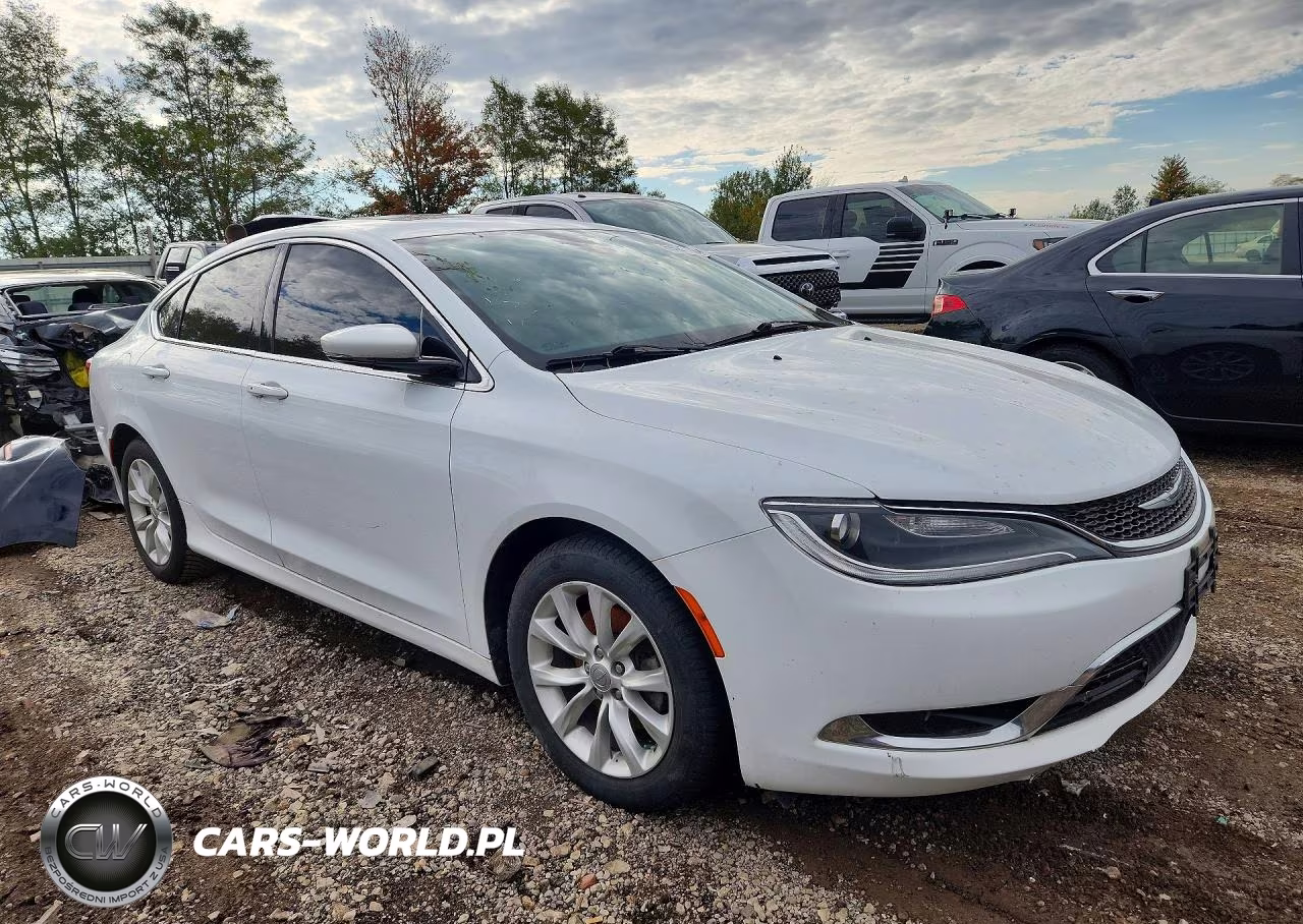 2015 Chrysler 200 C VIN:1C3CCCCB1FN541206 - 4