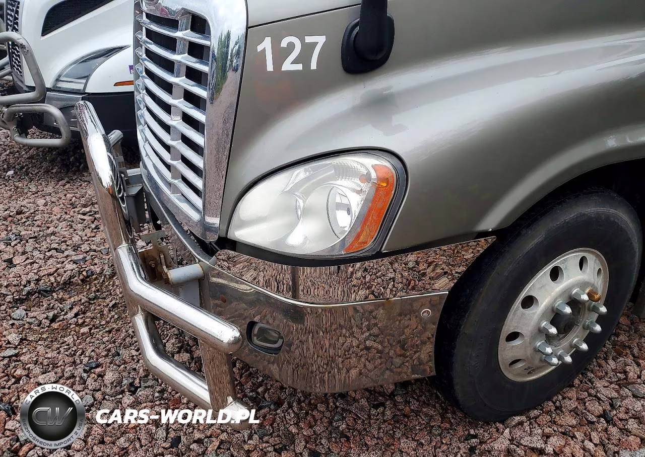 2015 Freightliner Cascadia Semi Truck VIN:1FVXGF005FLGJ7504 - 13