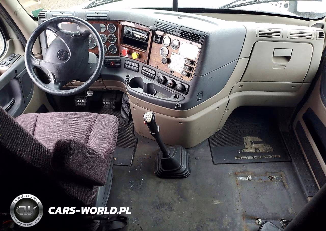 2015 Freightliner Cascadia Semi Truck VIN:1FVXGF005FLGJ7504 - 8