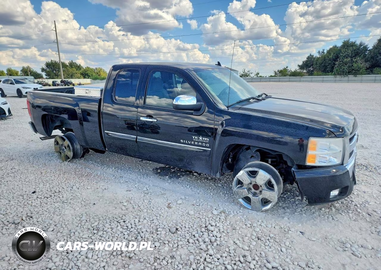 2011 Chevrolet Silverado C1500 Lt VIN:1GCRCSE03BZ277839 - 4