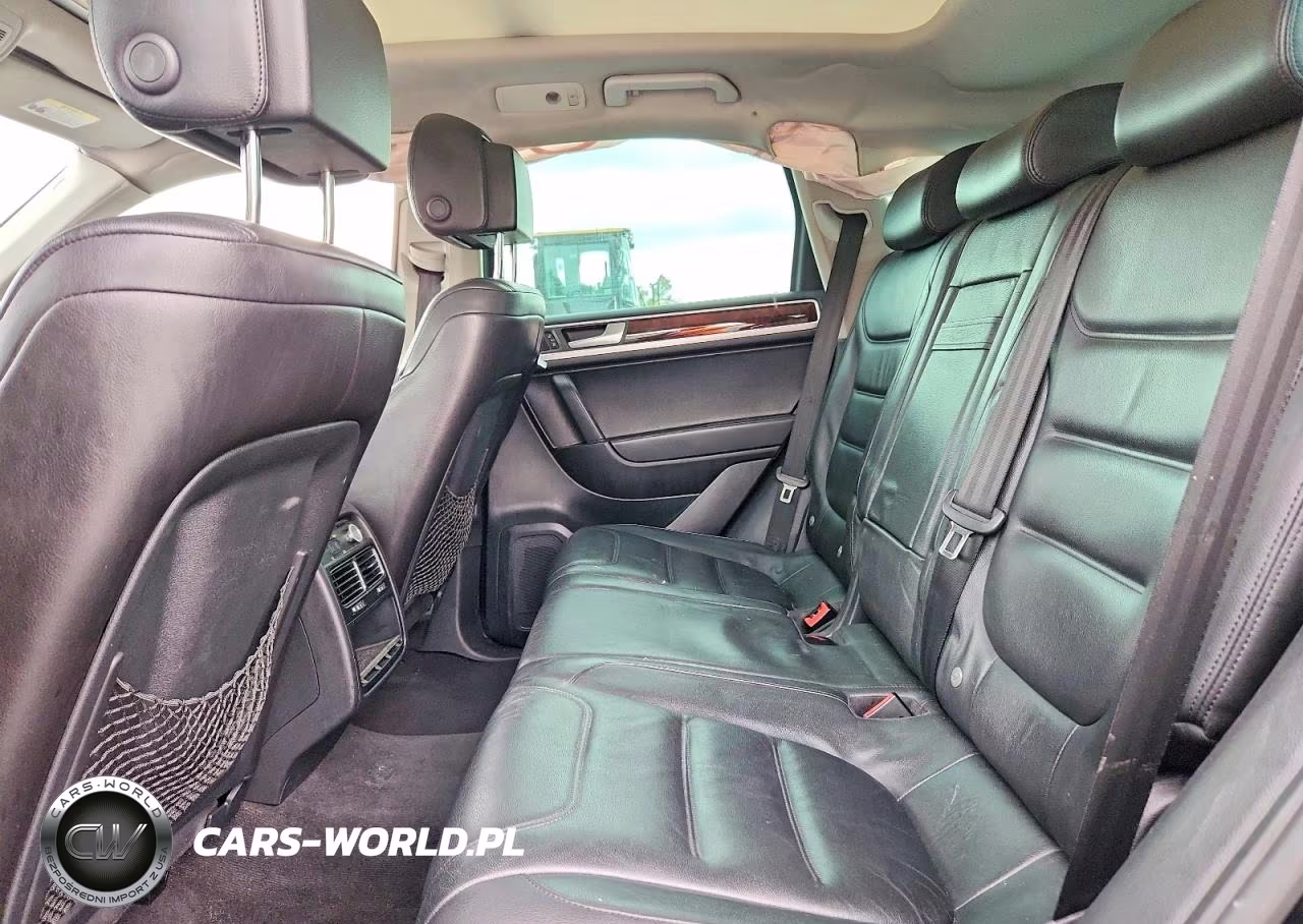 2013 Volkswagen Touareg V6 Tdi VIN:WVGEP9BP8DD005764 - 11