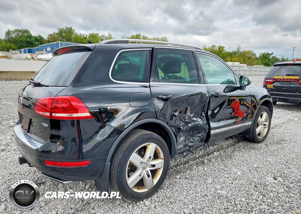 2013 Volkswagen Touareg V6 Tdi VIN:WVGEP9BP8DD005764 - 3