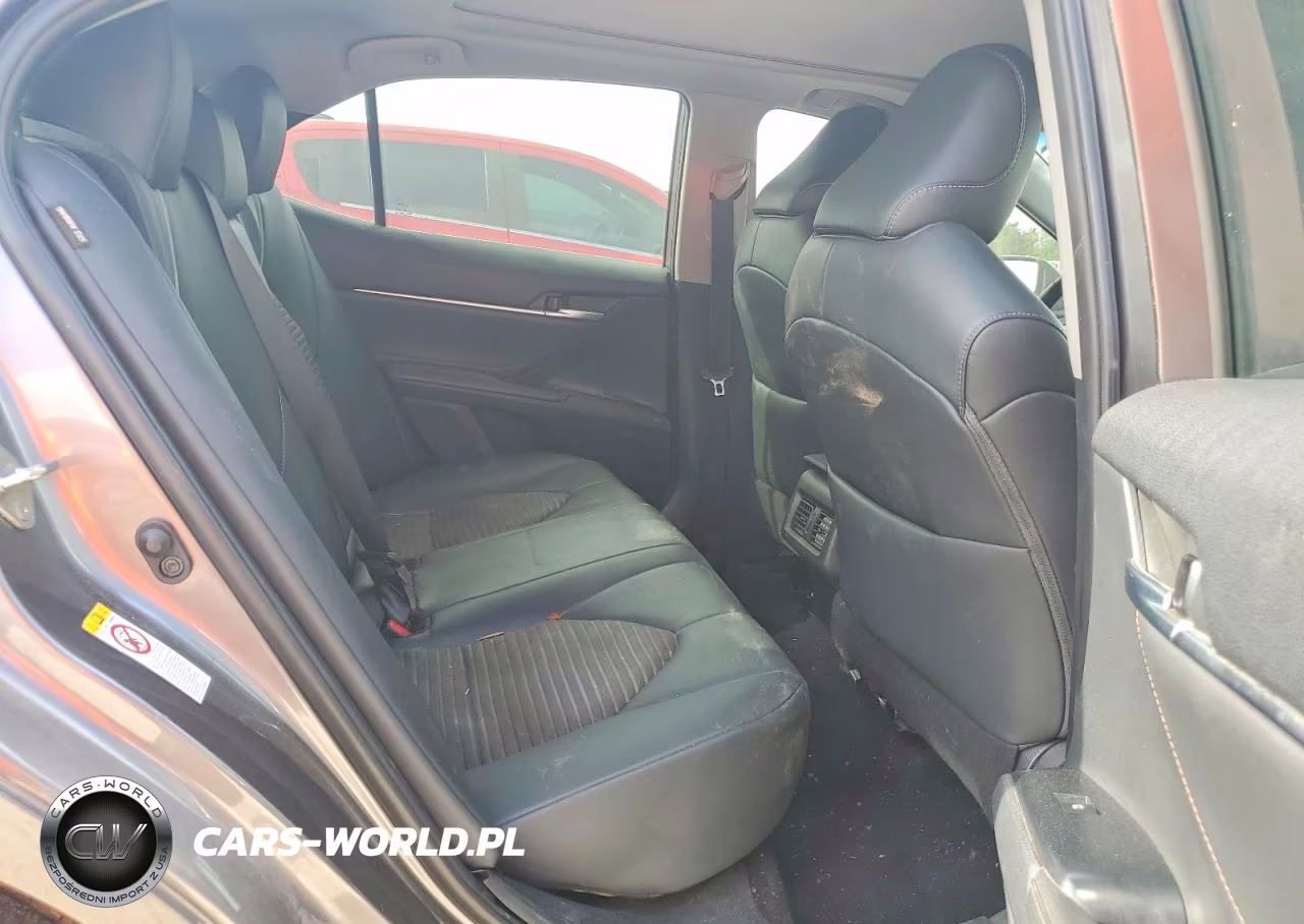 2018 Toyota Camry Xle VIN:4T1B11HK9JU123450 - 10