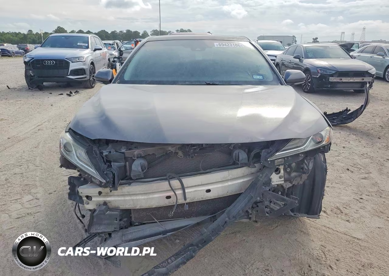 2018 Toyota Camry Xle VIN:4T1B11HK9JU123450 - 5