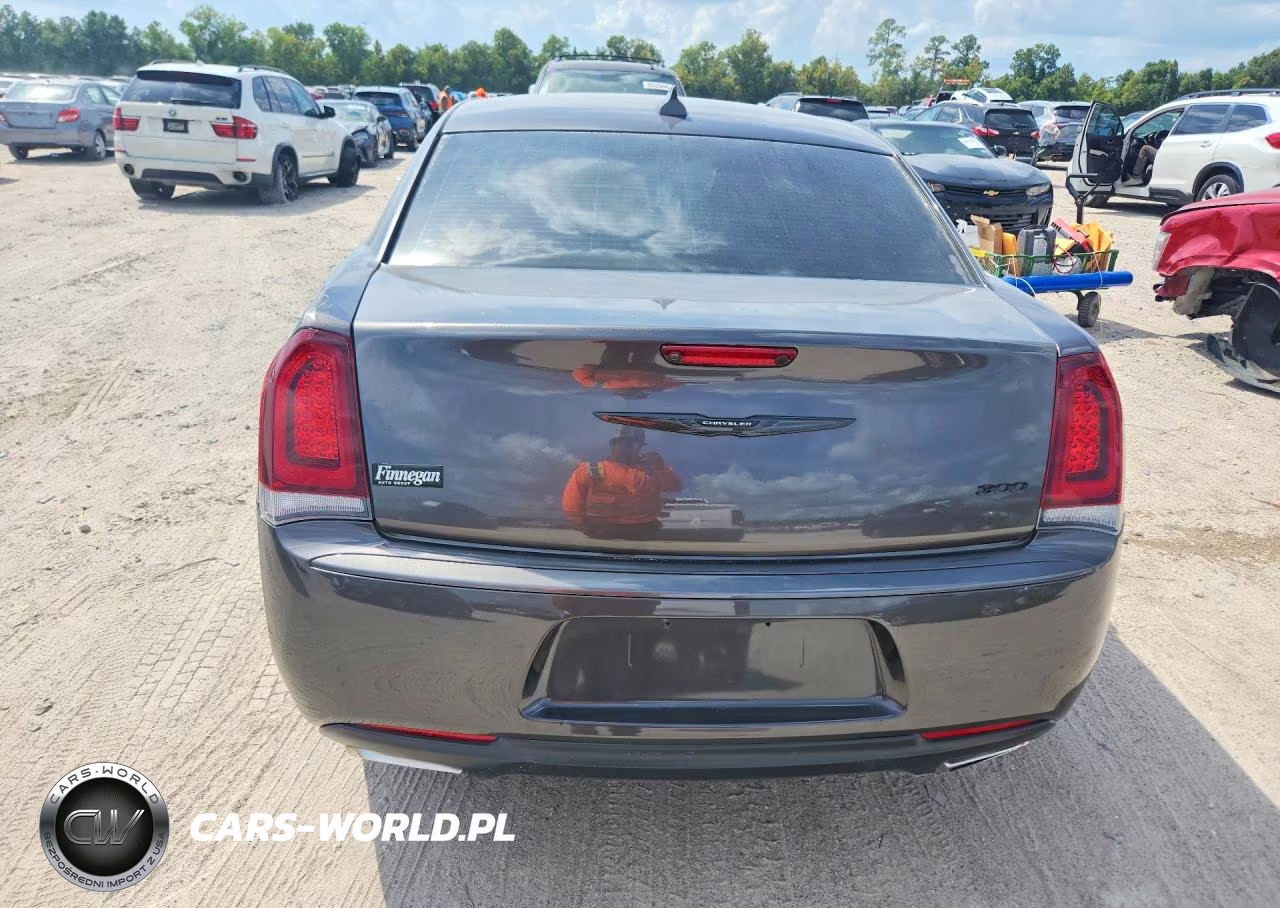 2023 Chrysler 300 Touring VIN:2C3CCAAG6PH577583 - 6
