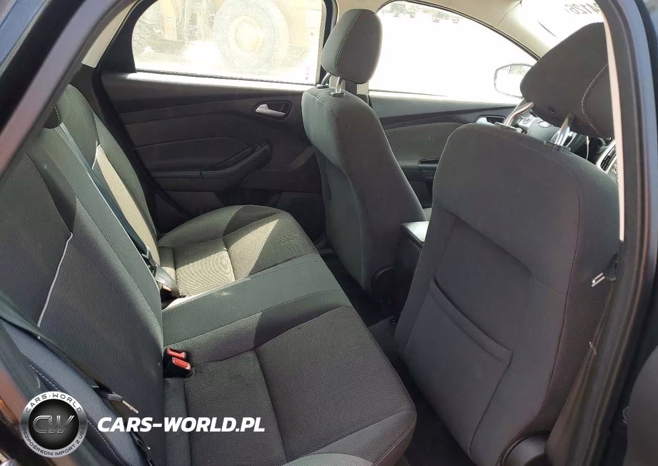 2012 Ford Focus Se VIN:1FAHP3F24CL127870 - 10