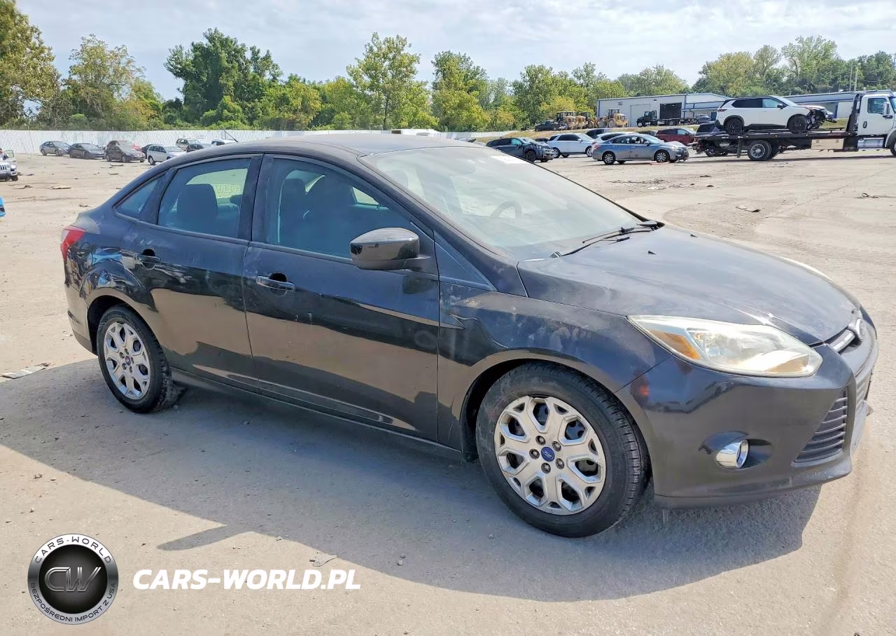 2012 Ford Focus Se VIN:1FAHP3F24CL127870 - 4