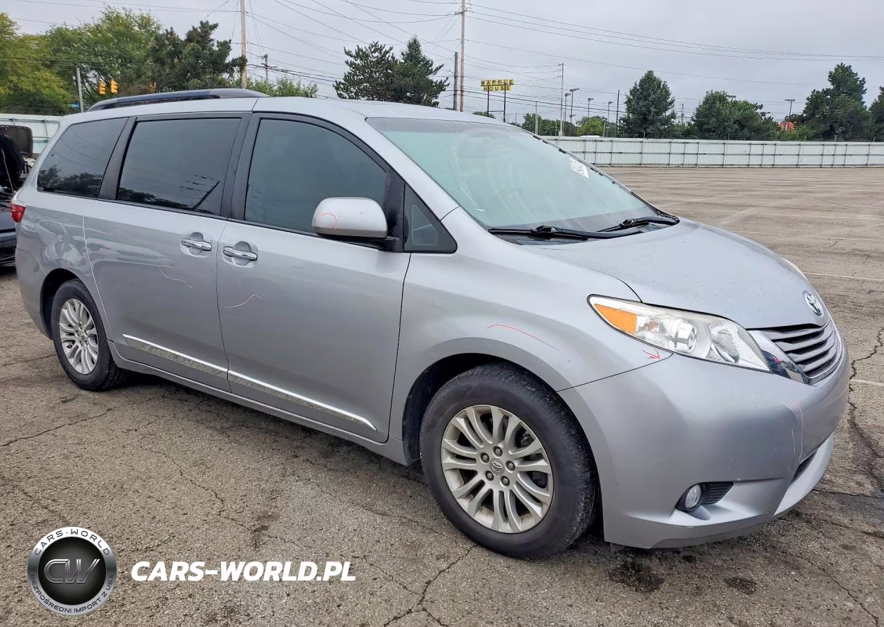 2015 Toyota Sienna Xle 8-Passenger VIN:5TDYK3DC7FS566584 - 4