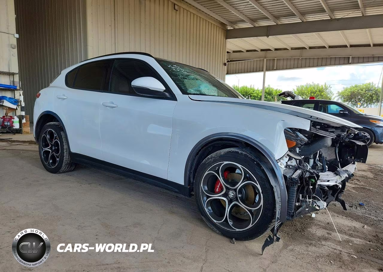2023 Alfa Romeo Stelvio Ti VIN:ZASPAKBN8P7D50193 - 4