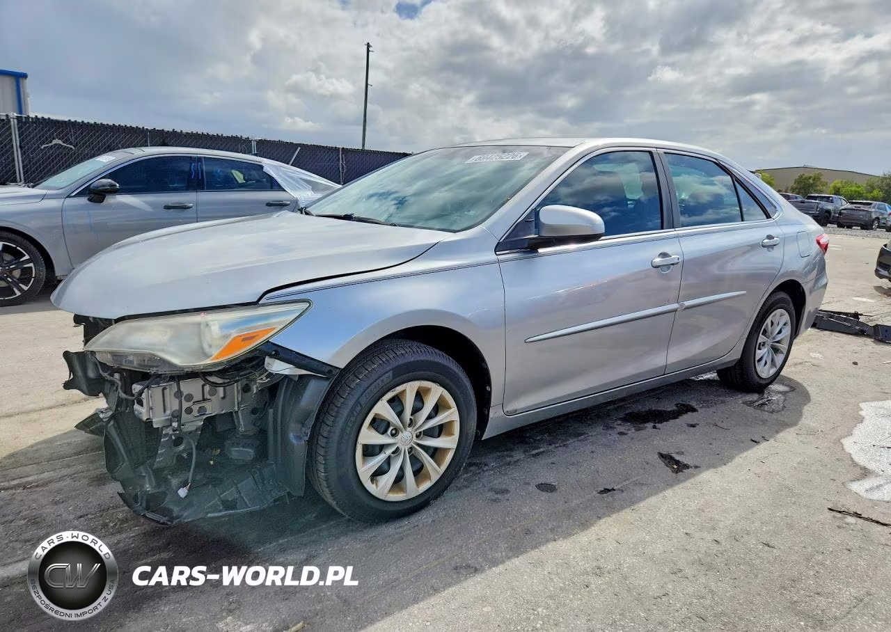 2017 Toyota Camry Le – zdjęcie 1 z 13