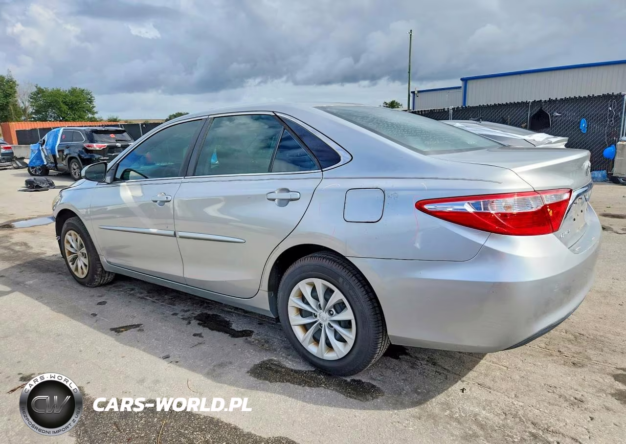 2017 Toyota Camry Le VIN:4T1BF1FK2HU279165 - 2