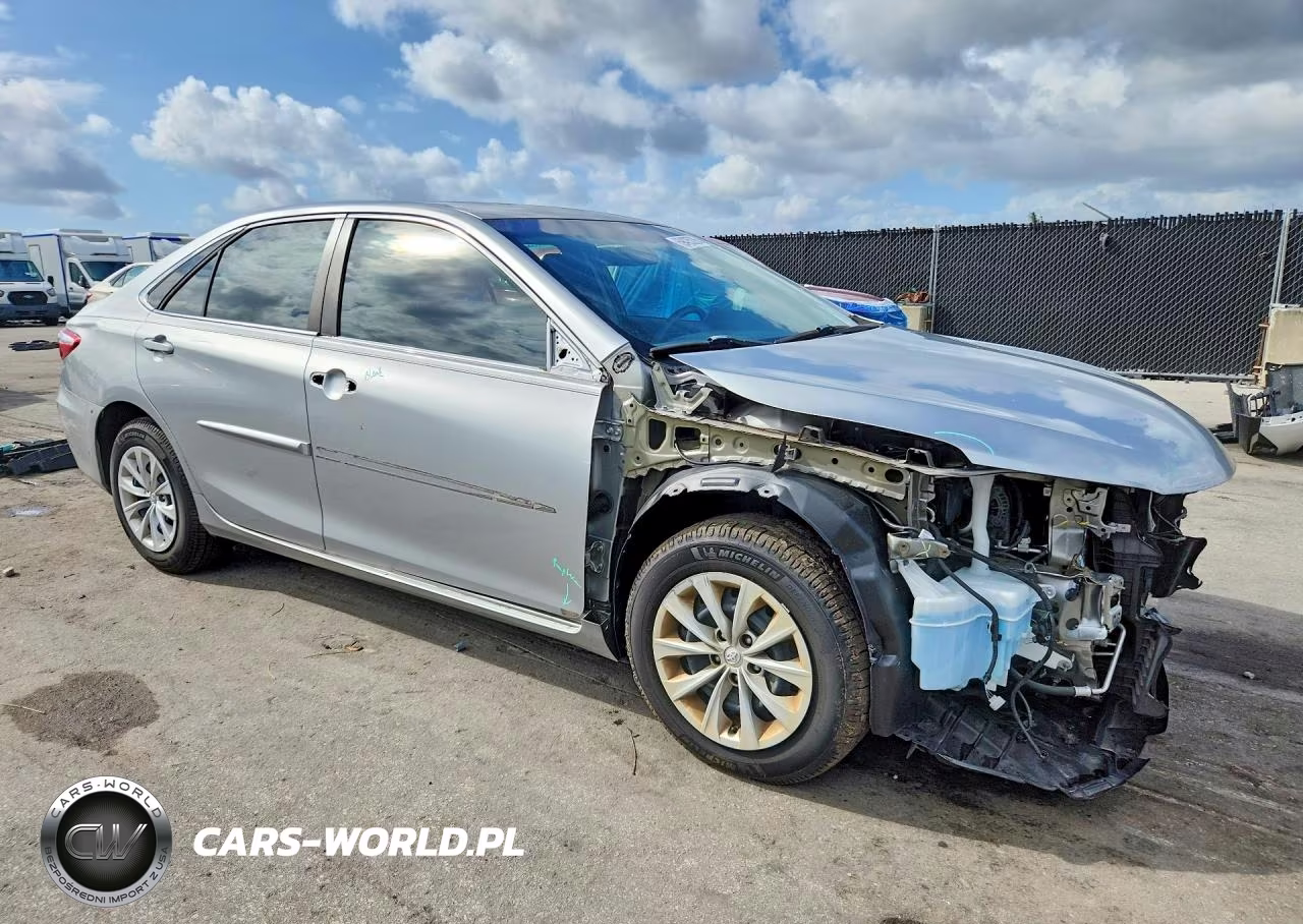 2017 Toyota Camry Le VIN:4T1BF1FK2HU279165 - 4