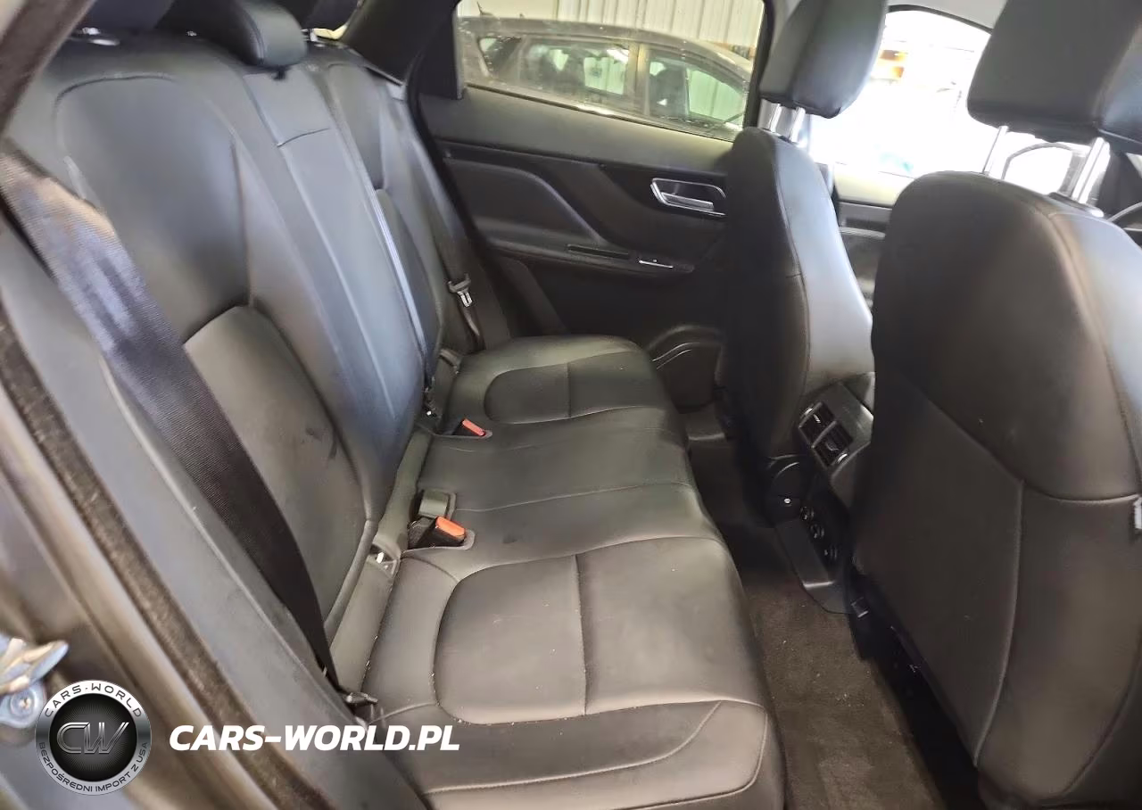 2018 Jaguar F-Pace Premium VIN:SADCJ2GXXJA291244 - 10