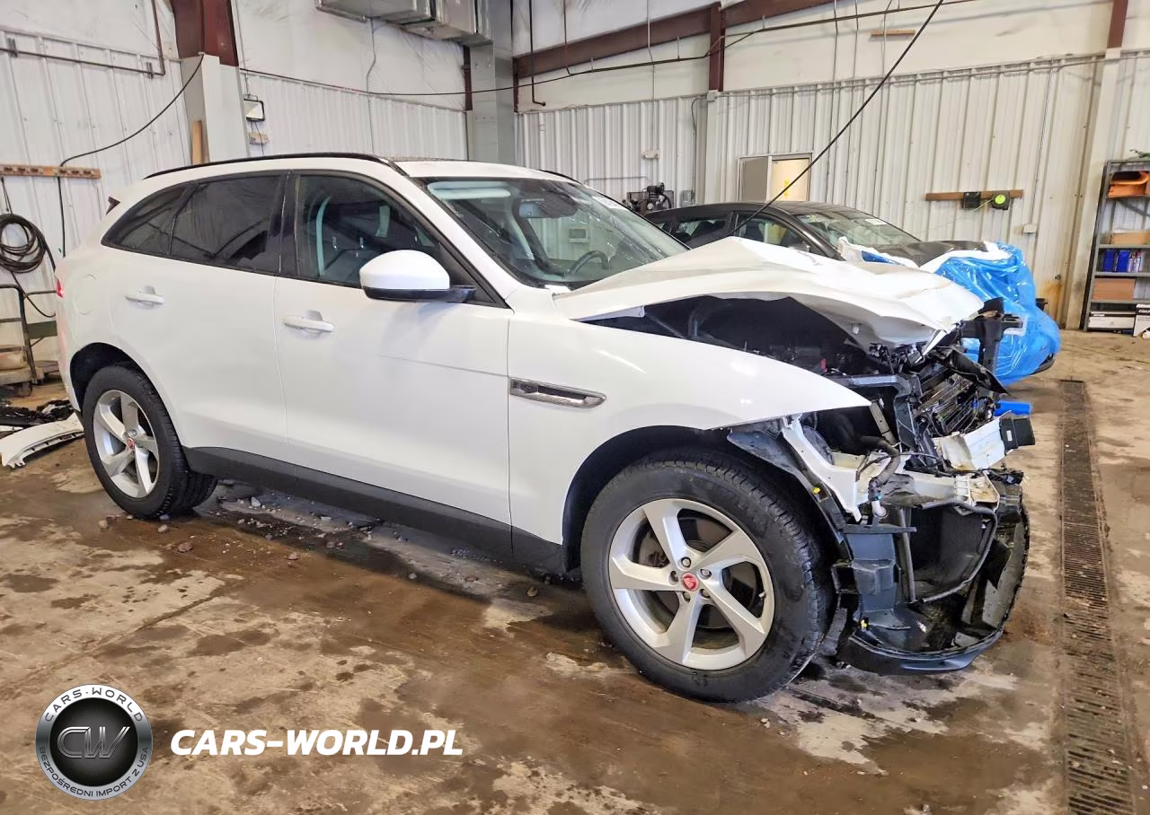 2018 Jaguar F-Pace Premium VIN:SADCJ2GXXJA291244 - 4