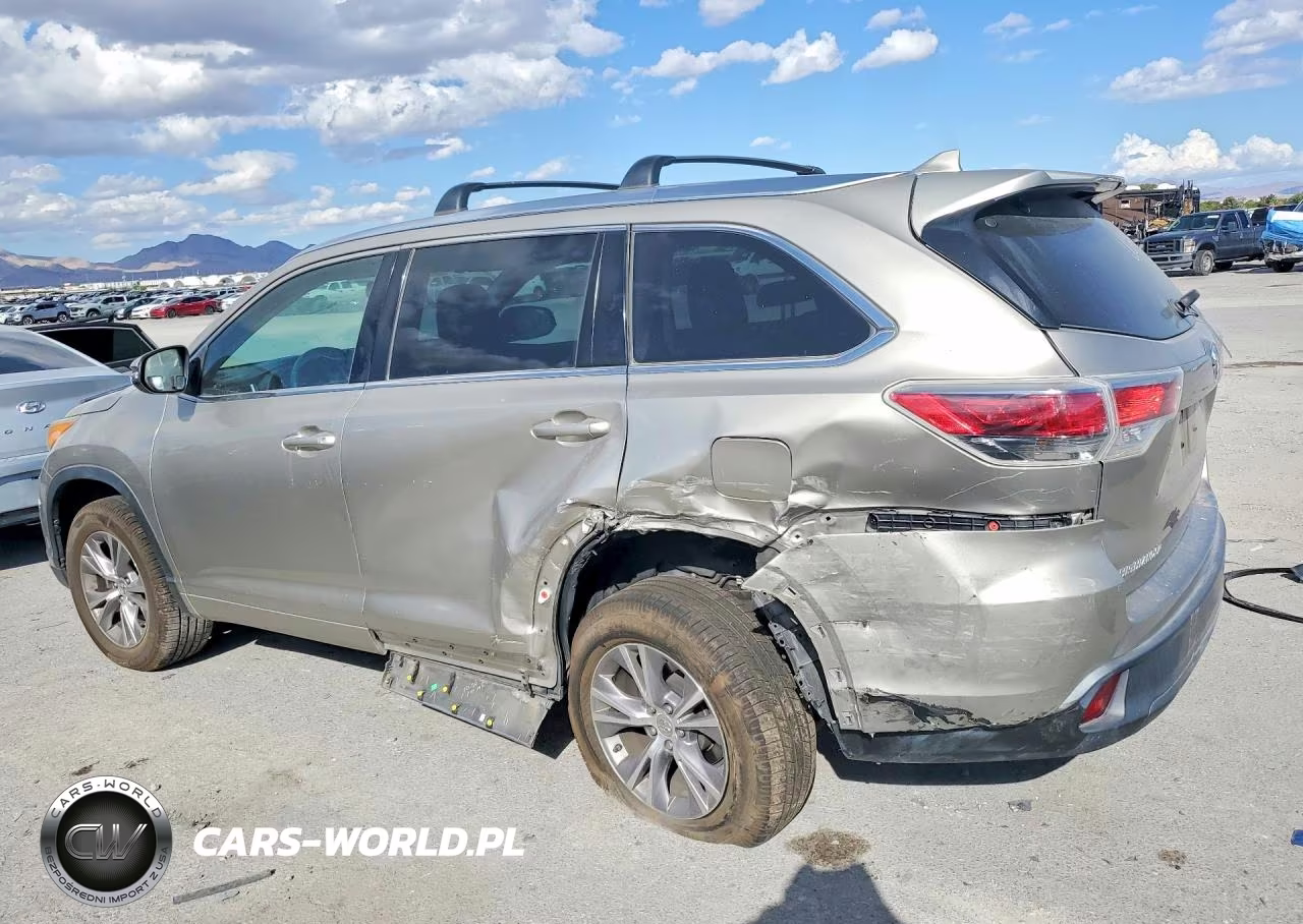 2015 Toyota Highlander Xle VIN:5TDKKRFH8FS053636 - 2