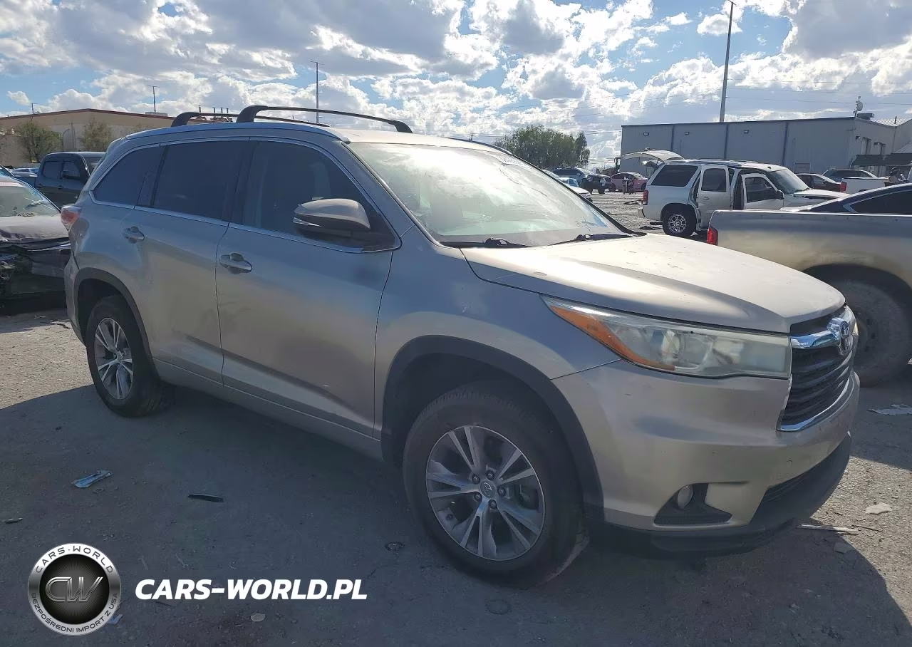 2015 Toyota Highlander Xle VIN:5TDKKRFH8FS053636 - 4