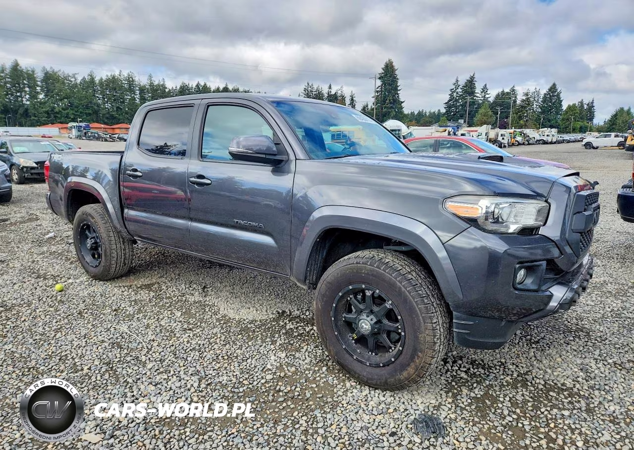 2018 Toyota Tacoma Trd Sport VIN:3TMCZ5AN4JM144370 - 4