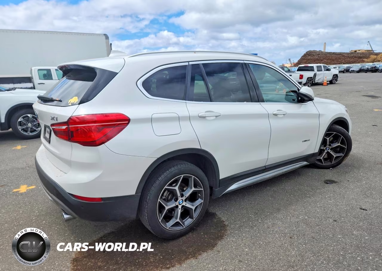 2018 BMW X1 Sdrive28I VIN:WBXHU7C39J5H43417 - 3