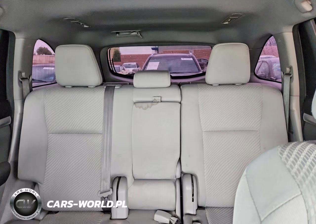 2018 Toyota Highlander Le VIN:5TDZARFH3JS034342 - 10