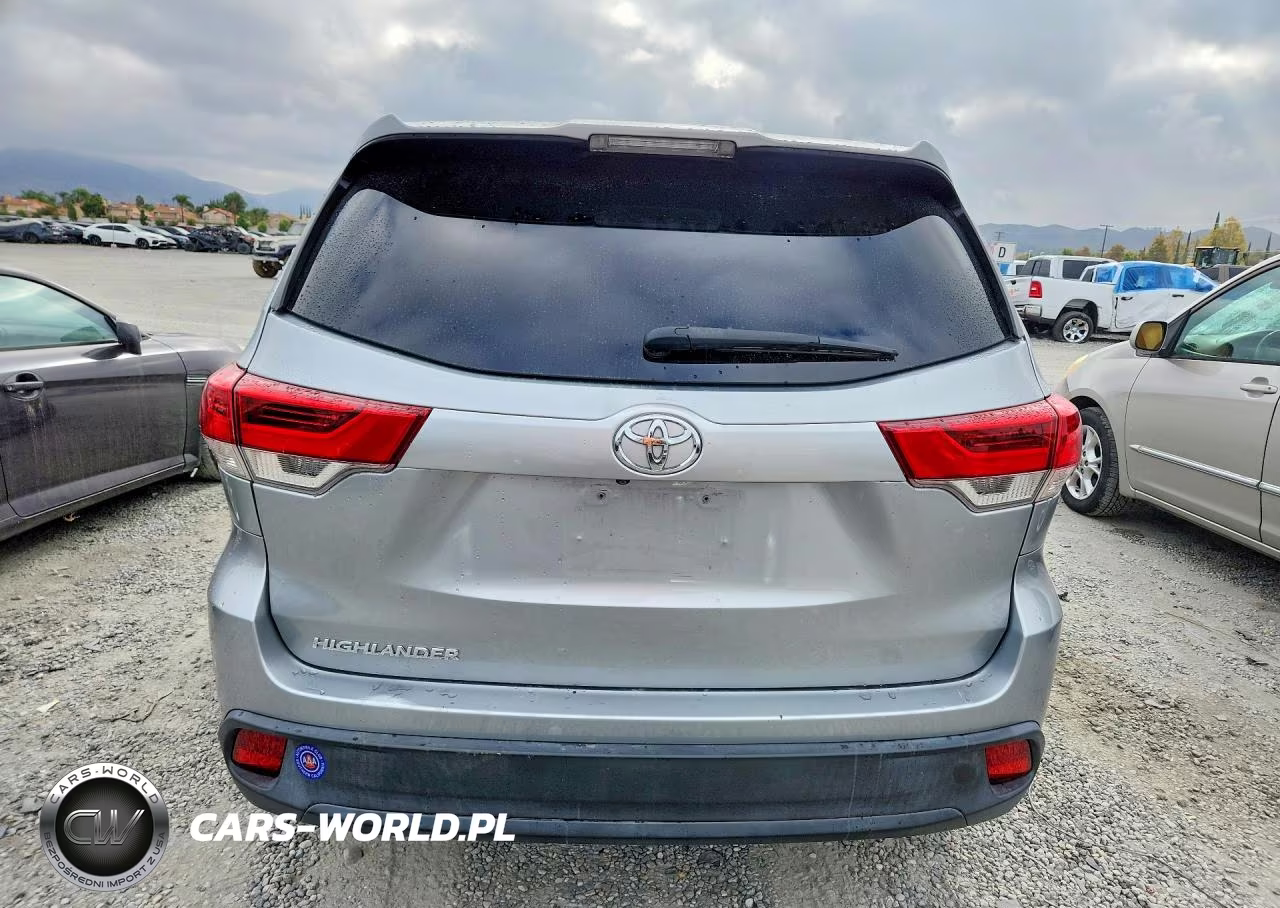 2018 Toyota Highlander Le VIN:5TDZARFH3JS034342 - 6