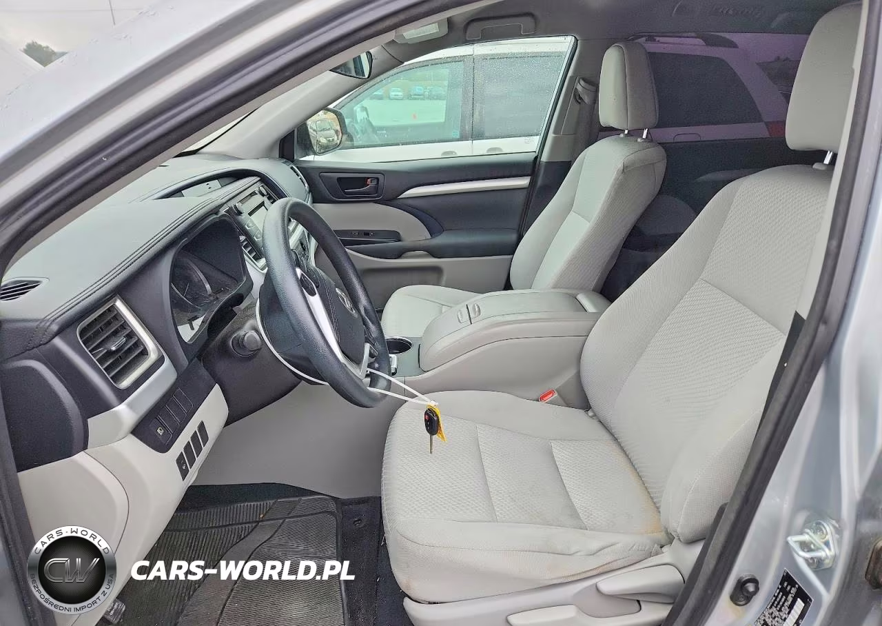 2018 Toyota Highlander Le VIN:5TDZARFH3JS034342 - 7