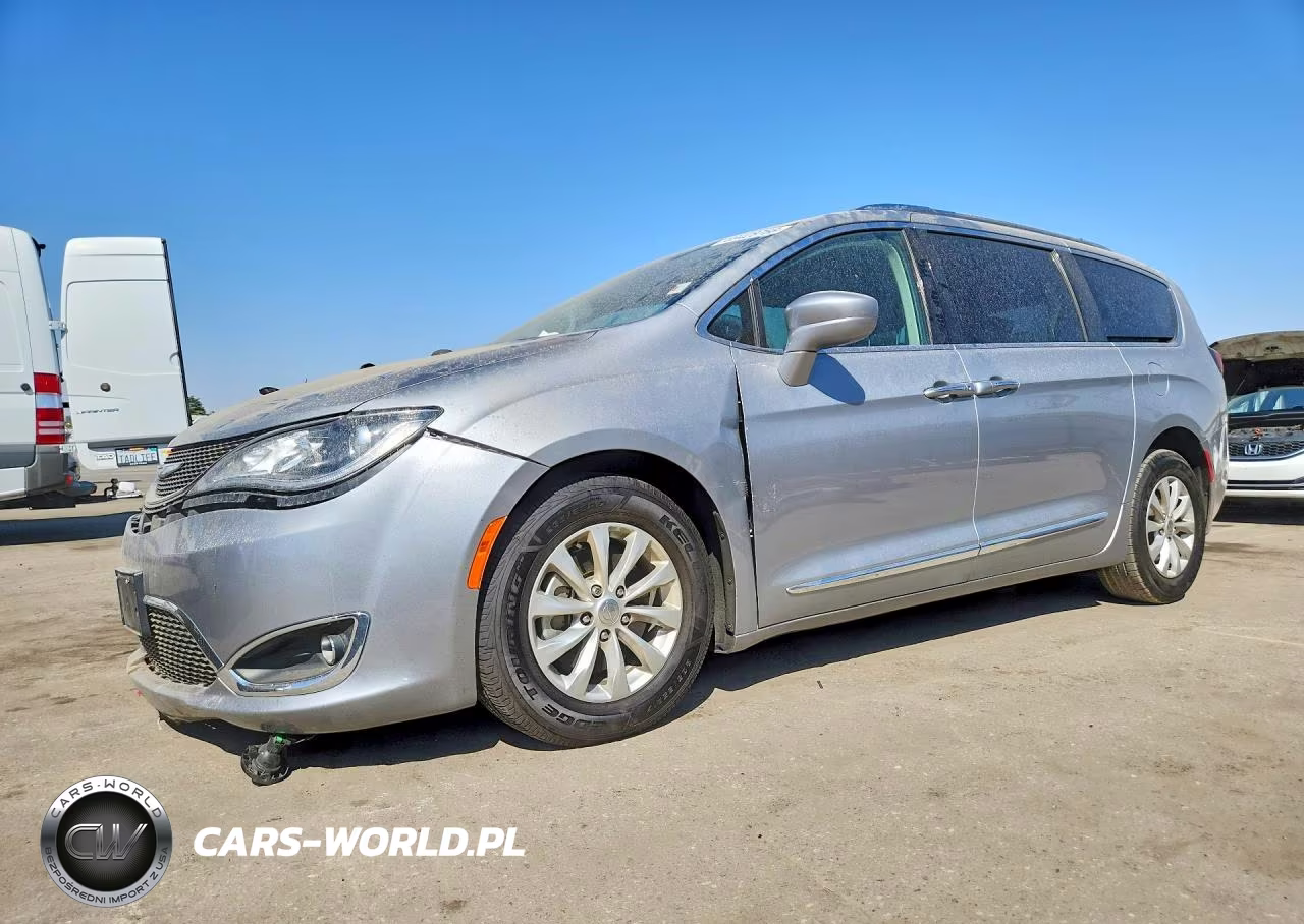 2018 Chrysler Pacifica Touring L Plus