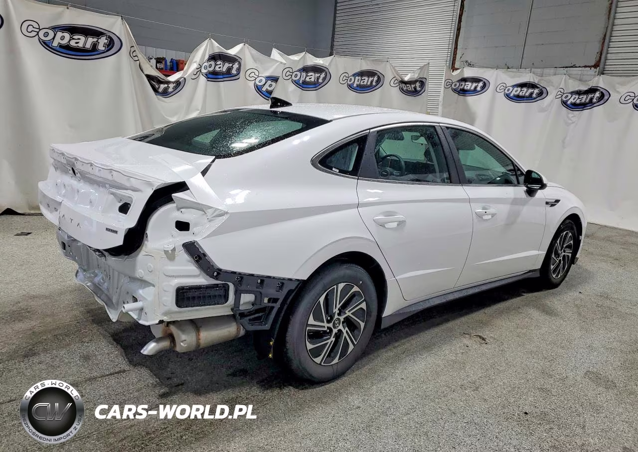 2026 Hyundai Sonata Hybrid Blue VIN:KMHL24JJ8TA181865 - 3