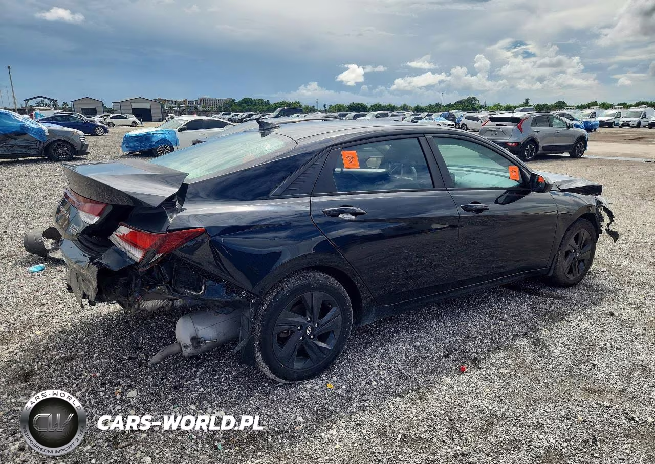 2022 Hyundai Elantra Sel VIN:KMHLM4AG0NU256333 - 3