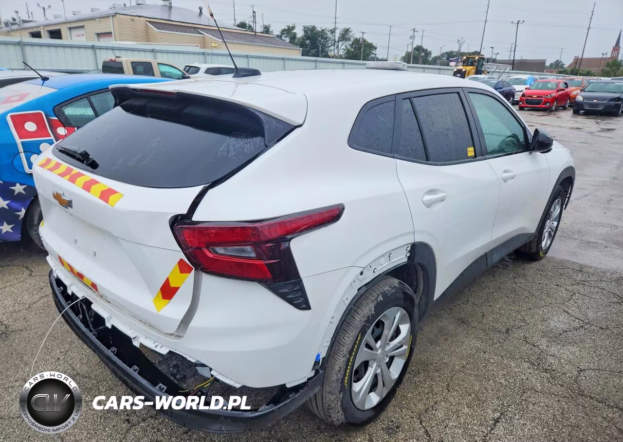 2025 Chevrolet Trax Ls VIN:KL77LFEPXSC201398 - 3