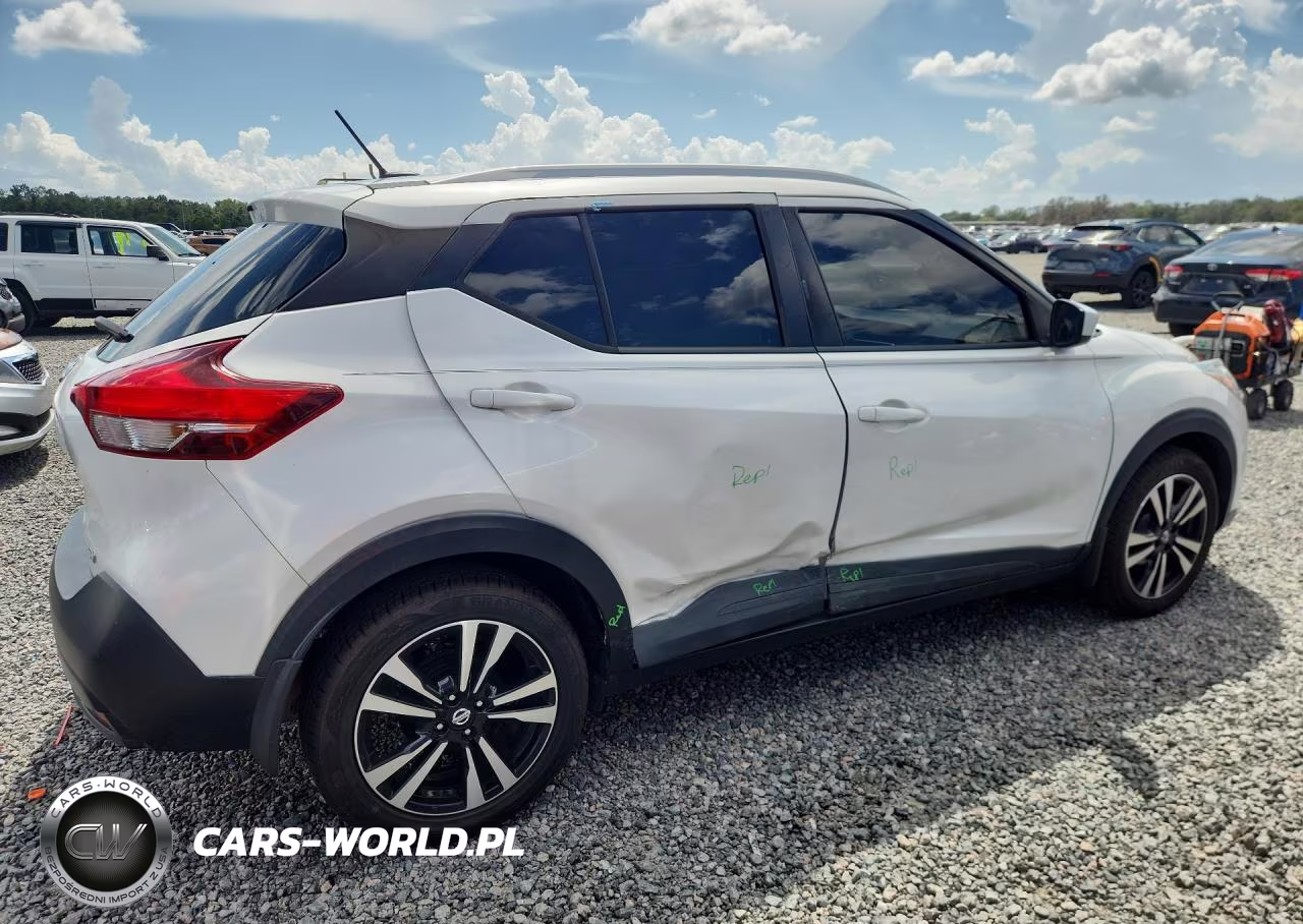 2018 Nissan Kicks S VIN:3N1CP5CU8JL521477 - 3