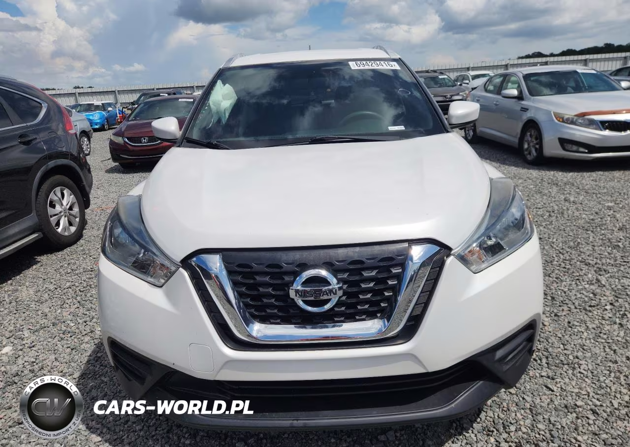 2018 Nissan Kicks S VIN:3N1CP5CU8JL521477 - 5