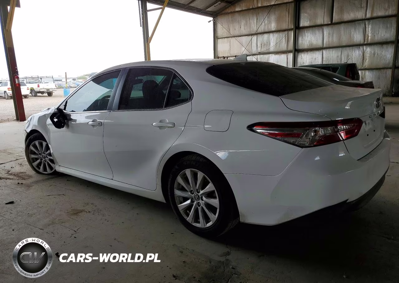 2019 Toyota Camry Le VIN:4T1B11HK9KU238826 - 2