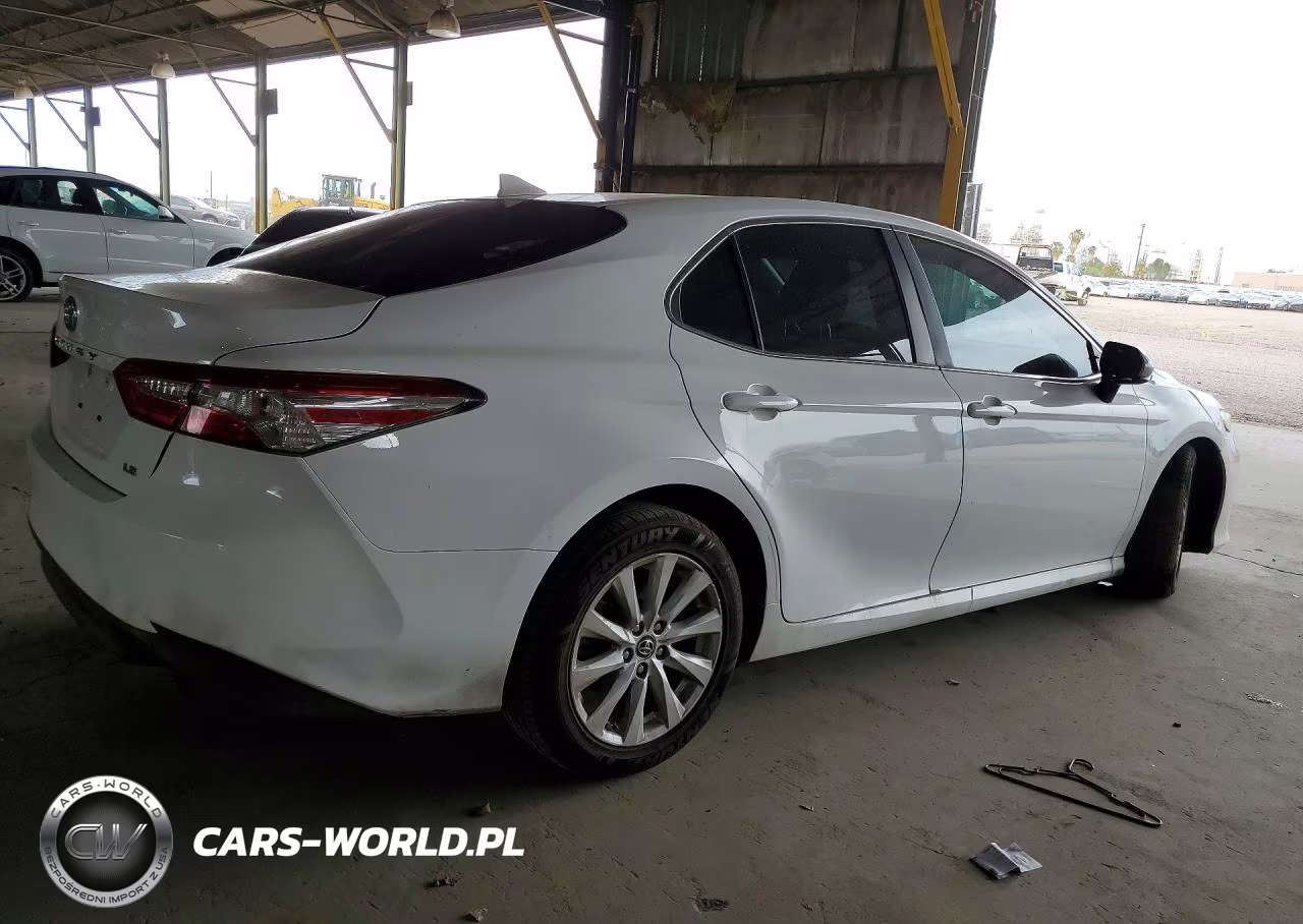 2019 Toyota Camry Le VIN:4T1B11HK9KU238826 - 3