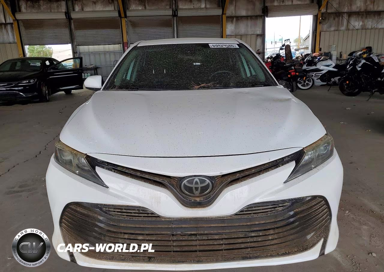 2019 Toyota Camry Le VIN:4T1B11HK9KU238826 - 5